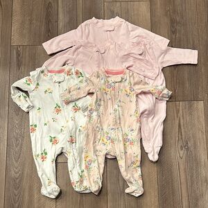 Baby Gap footed pajama bundle / Pink and Floral / set of five size 0-3 months